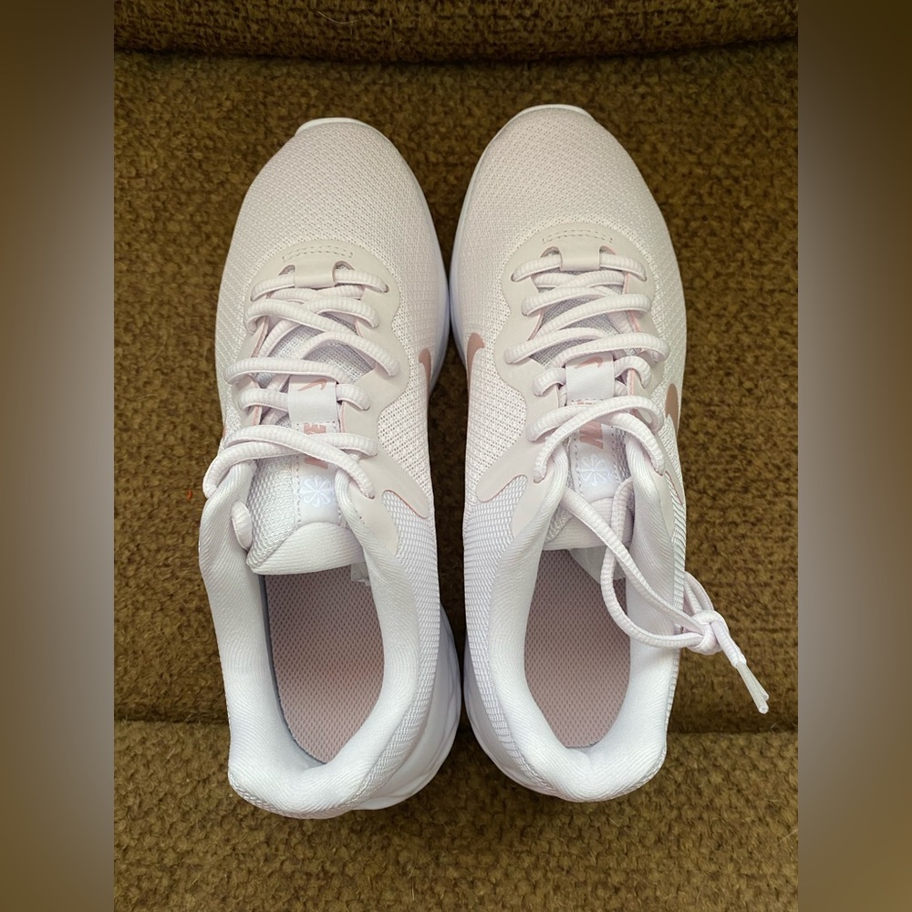 NWT Nike Women's Revolution 6 Next Nature Running Shoes - Picture 3 of 8